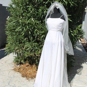 Bride Wedding Dress with Headpiece Vail White Size Small 4-6 Halloween Cosplay